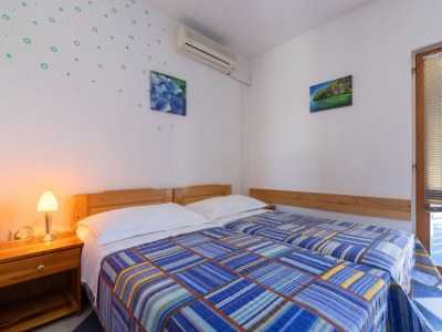 Apartment Studio flat with balcony Sućuraj, Hvar AS-6852-b in Sucuraj - Apartment