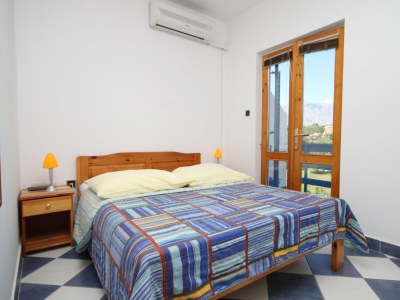 Apartment Studio flat with balcony Sućuraj, Hvar AS-6852-h in Sućuraj - Apartment