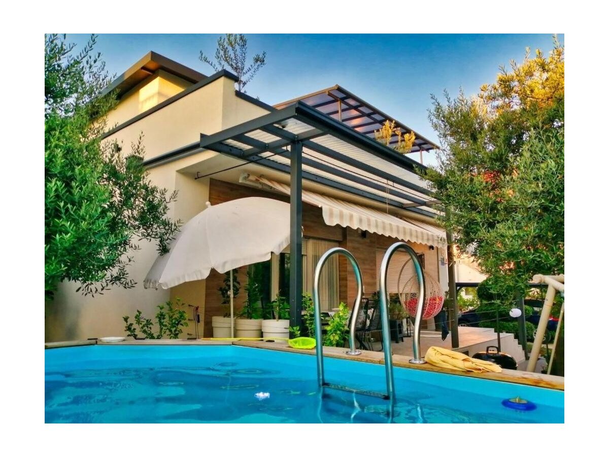 Apartment Two bedroom apartment with terrace Vodice A-23696-b