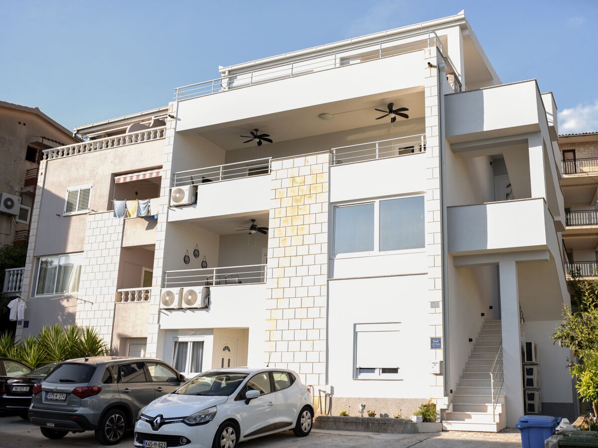 Apartment Three bedroom apartment with terrace and sea view Makarska A-19795-d