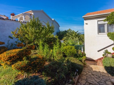 Apartment Two bedroom apartment with terrace Banjole, Pula A-14391-a - Outdoor photo 9