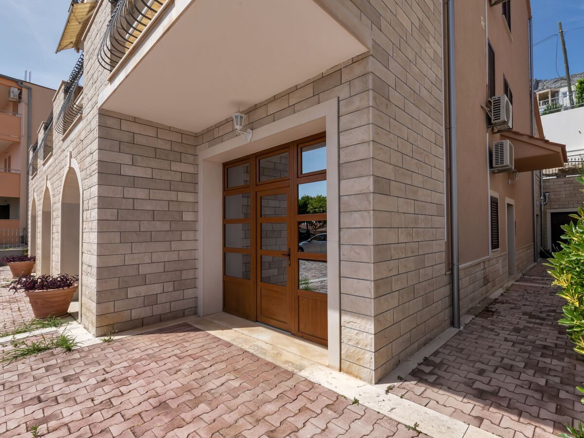 Holiday room with balcony and sea view Duće, Omiš S-10303-f - Outdoor photo 4