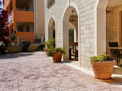 Holiday room with balcony and sea view Duće, Omiš S-10303-f - Outdoor photo 9