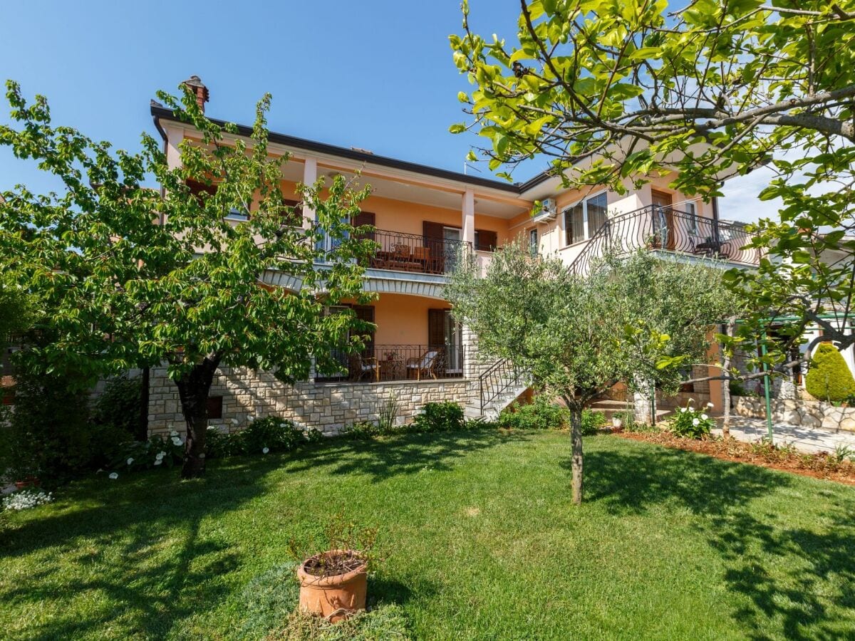 Apartment One bedroom apartment with terrace Rovinj A-14153-b - Outdoor photo 4