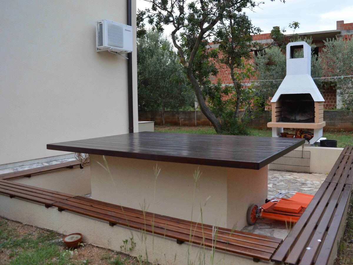 Apartment Two bedroom apartment with terrace Punat, Krk A-16307-a - Outdoor photo 4