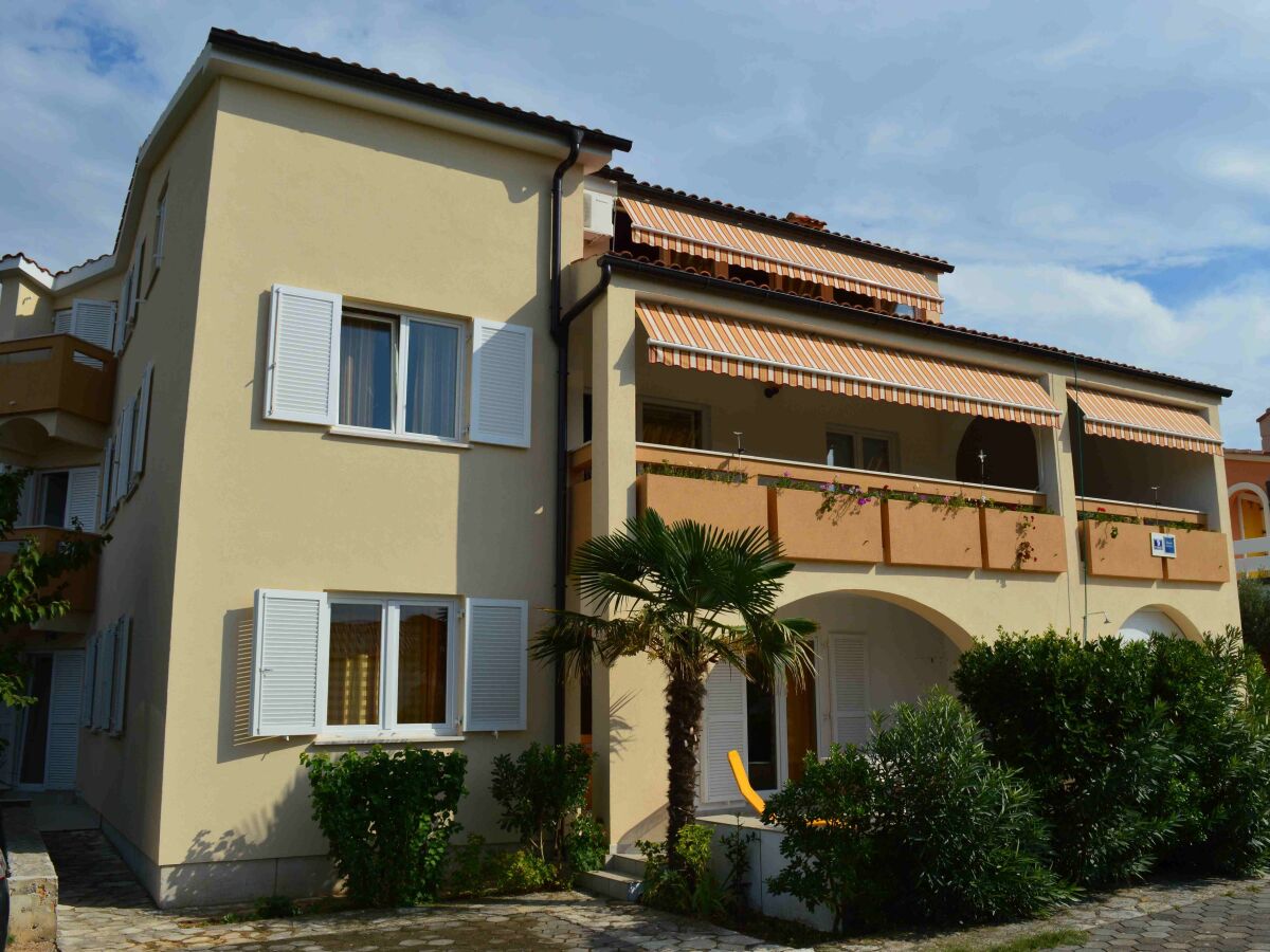 Apartment Two bedroom apartment with terrace Punat, Krk A-16307-b - Outdoor photo 2