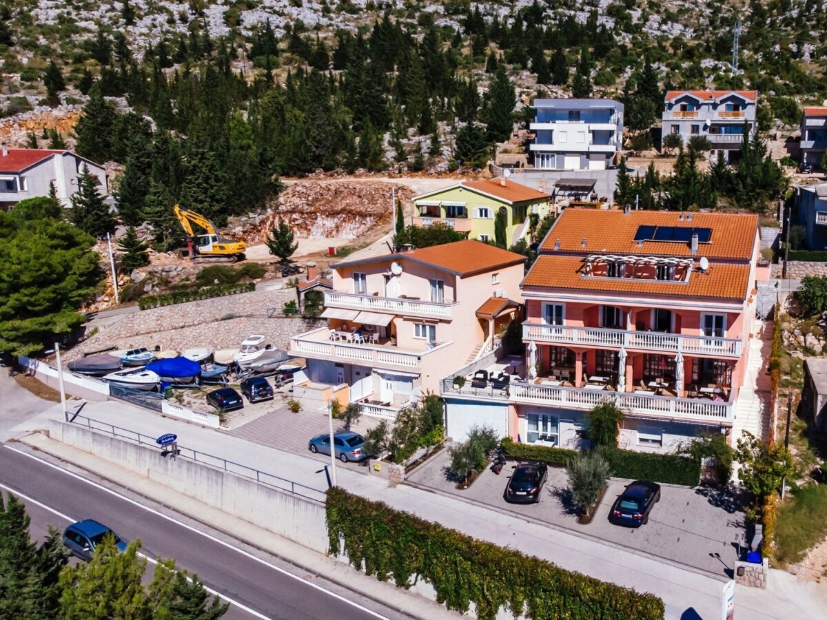 Apartment One bedroom apartment with terrace and sea view Starigrad, Paklenica A-16421-c