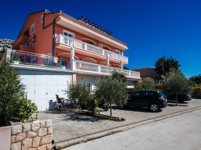 Apartment Studio flat with balcony and sea view Starigrad, Paklenica AS-16421-a - Outdoor photo 9
