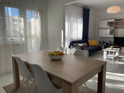 Apartment Two bedroom apartment near beach Vinišće, Trogir A-16485-a - Outdoor photo 14