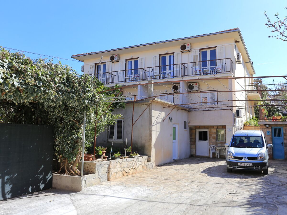 Apartment Studio flat with balcony Supetar, Brač AS-16656-a - Outdoor photo 2