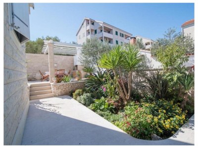Apartment One bedroom apartment with terrace Supetar, Brač A-16774-a - Outdoor photo 14