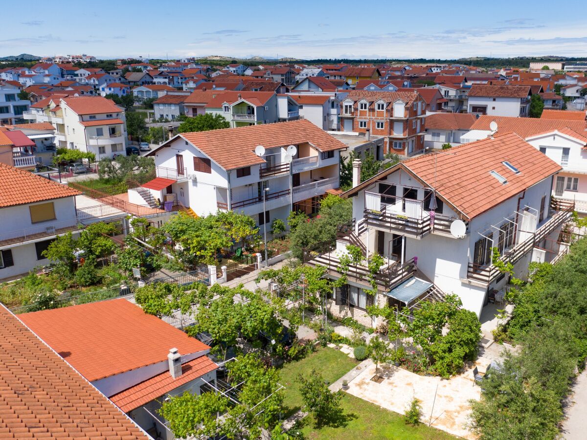 Apartment Two bedroom apartment with terrace Vodice A-15228-a - Outdoor photo 4