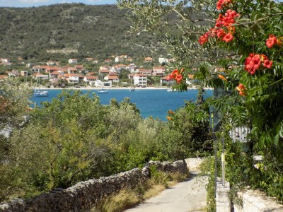 Apartment Two bedroom apartment with terrace and sea view Vinišće, Trogir A-16928-c - Outdoor photo 10