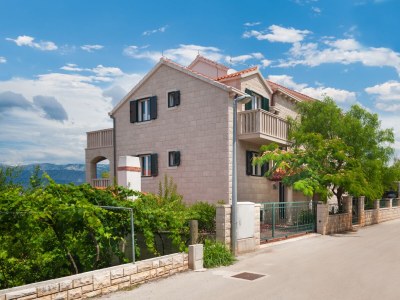 Apartment Two bedroom apartment with balcony and sea view Postira, Brač A-15242-a - Outdoor photo 2