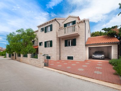 Apartment Two bedroom apartment with balcony and sea view Postira, Brač A-15242-c - Outdoor photo 2