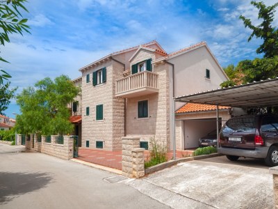 Apartment Two bedroom apartment with balcony and sea view Postira, Brač A-15242-c - Outdoor photo 4