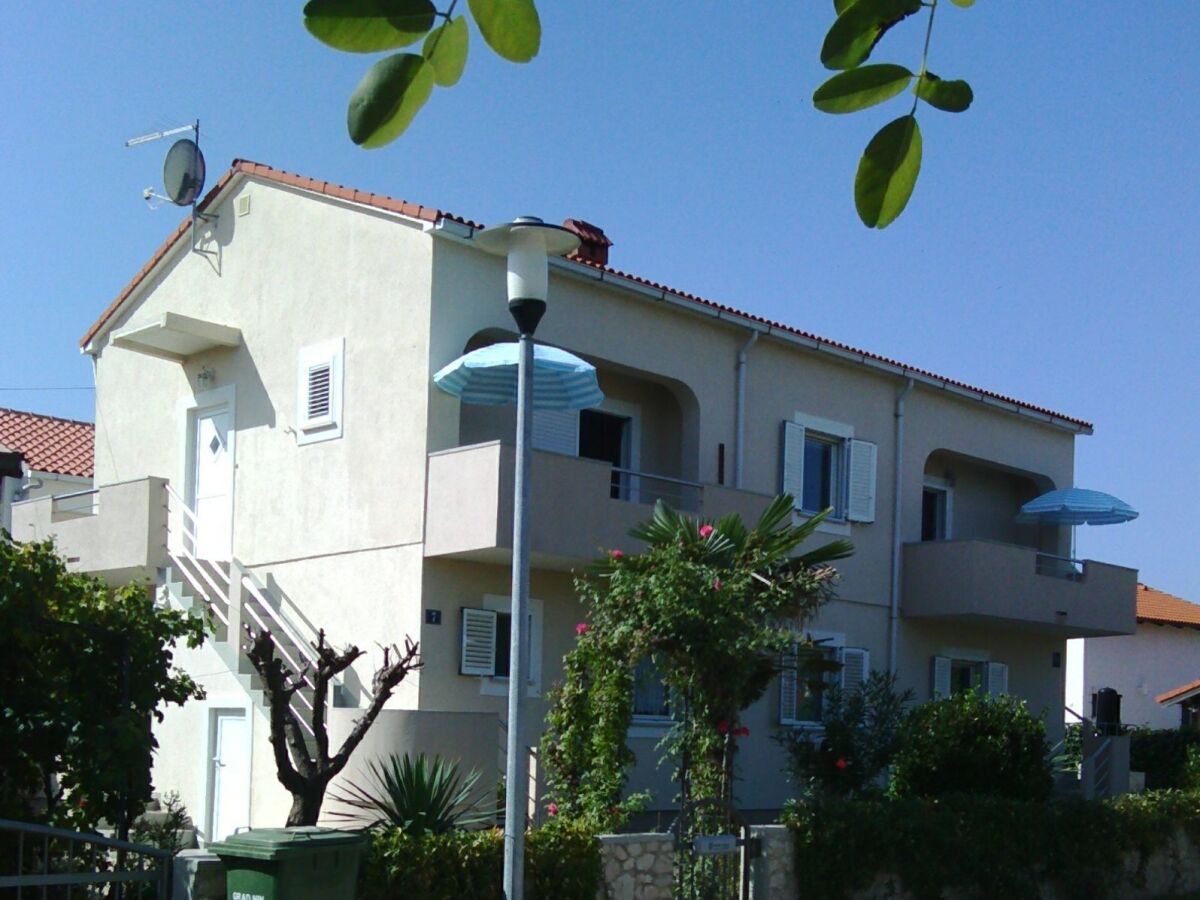 Apartment One bedroom apartment with terrace Nin, Zadar A-15861-a - Outdoor photo 2