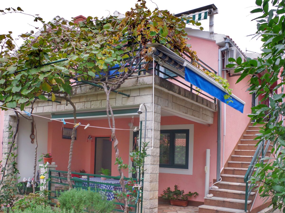 Apartment Two bedroom apartment with terrace Rogoznica A-15876-a - Outdoor photo 2