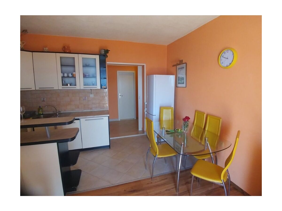 Apartment Two bedroom apartment with balcony and sea view Brist, Makarska A-15443-b