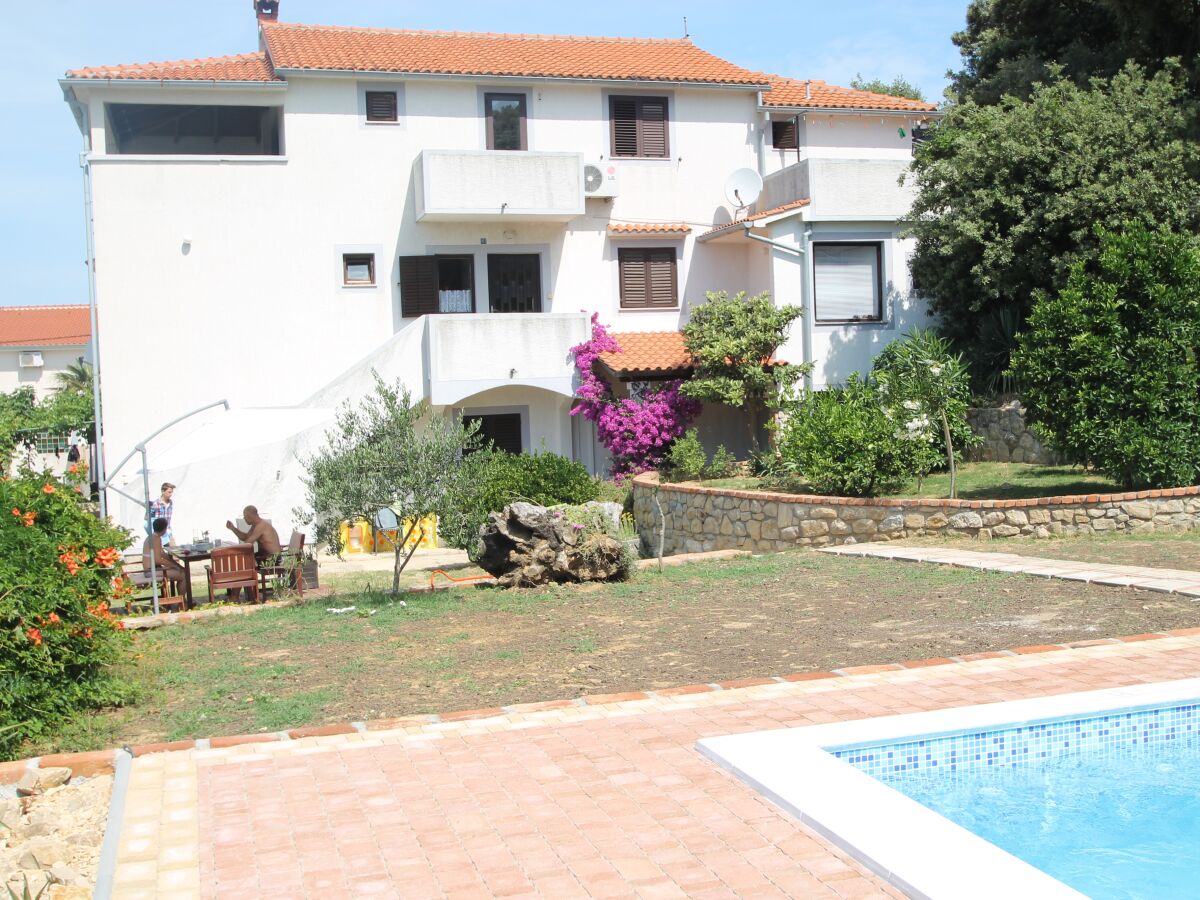 Apartment Two bedroom apartment with terrace and sea view Kampor, Rab A-15518-a - Outdoor photo 4