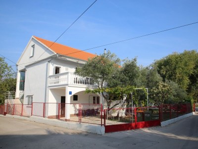 Apartment Three bedroom apartment with air-conditioning Vodice A-16190-a - Outdoor photo 2