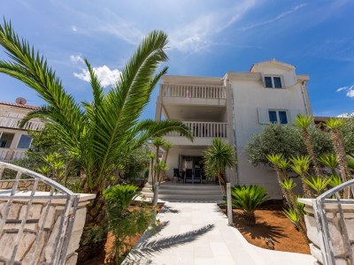 Apartment Two bedroom apartment near beach Arbanija, Čiovo A-14825-a - Outdoor photo 4