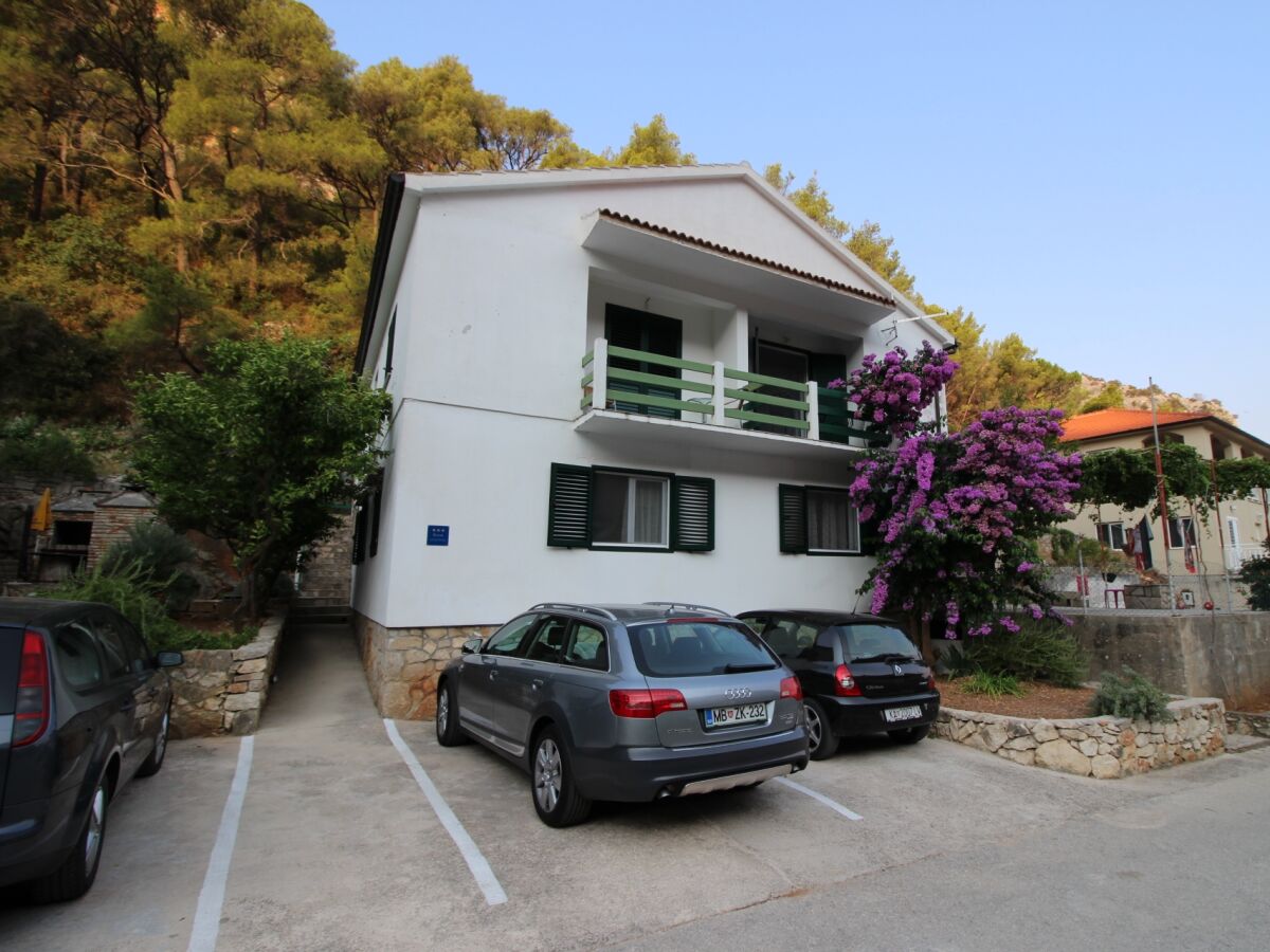 Apartment Two bedroom apartment with balcony and sea view Cove Vela Stiniva, Hvar A-17075-b