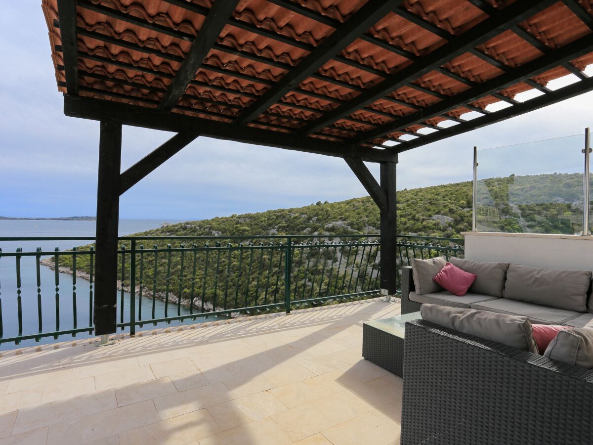 Apartment Two bedroom apartment with terrace and sea view Cove Ljubljeva, Trogir A-17122-a
