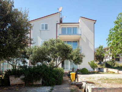 Apartment Two bedroom apartment with terrace and sea view Rogoznica A-17129-d - Outdoor photo 10