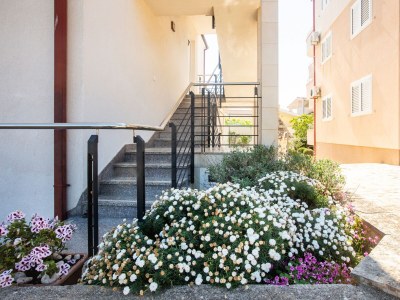 Apartment Two bedroom apartment with terrace and sea view Rogoznica A-17129-d - Outdoor photo 14