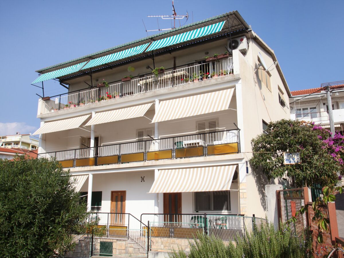Apartment One bedroom apartment with balcony Trogir A-15011-c - Outdoor photo 2