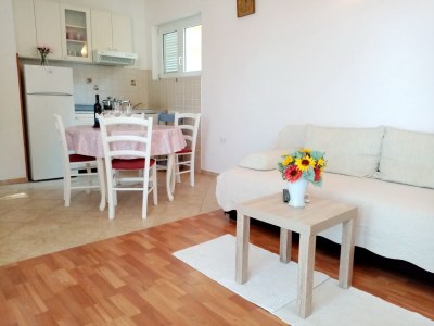 Apartment Two bedroom apartment near beach Supetarska Draga - Donja, Rab A-17201-c in Rab - Apartment