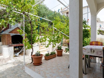 Apartment Two bedroom apartment near beach Pisak, Omiš A-15177-b - Outdoor photo 4