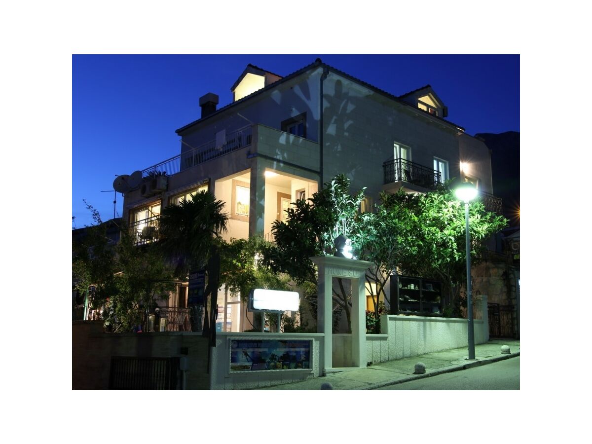 Apartment Two bedroom apartment with balcony and sea view Makarska A-15200-d - Outdoor photo 3