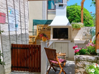 Apartment Two bedroom apartment with terrace Mali Lošinj, Lošinj A-15201-c - Outdoor photo 8