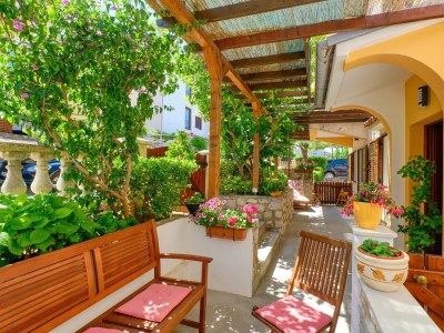 Apartment Two bedroom apartment with terrace Mali Lošinj, Lošinj A-15201-c - Outdoor photo 10