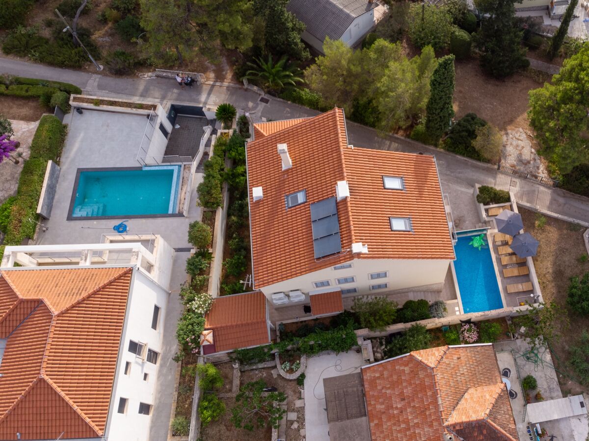 Apartment Three bedroom apartment with balcony and sea view Sutivan, Brač A-15665-a - Outdoor photo 5