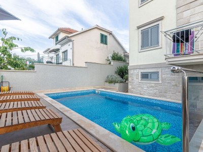 Apartment Three bedroom apartment with balcony and sea view Sutivan, Brač A-15665-a - Outdoor photo 9