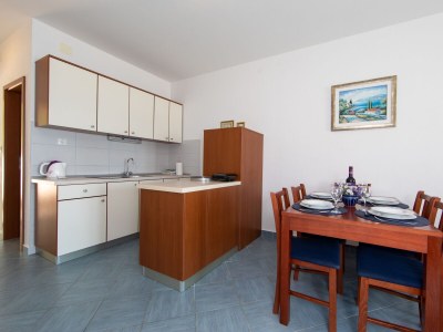 Apartment One bedroom apartment near beach Igrane, Makarska A-18069-a - Outdoor photo 9