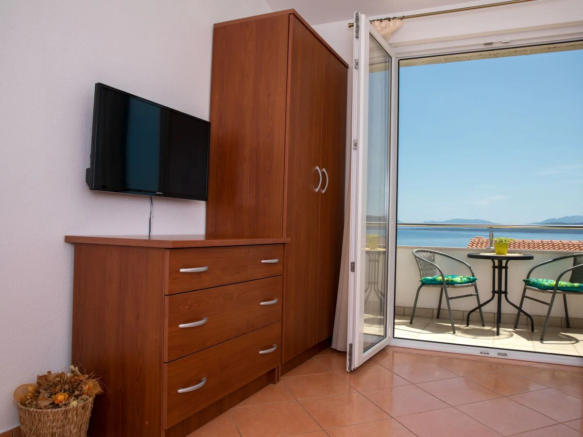 Apartment One bedroom apartment near beach Igrane, Makarska A-18069-c