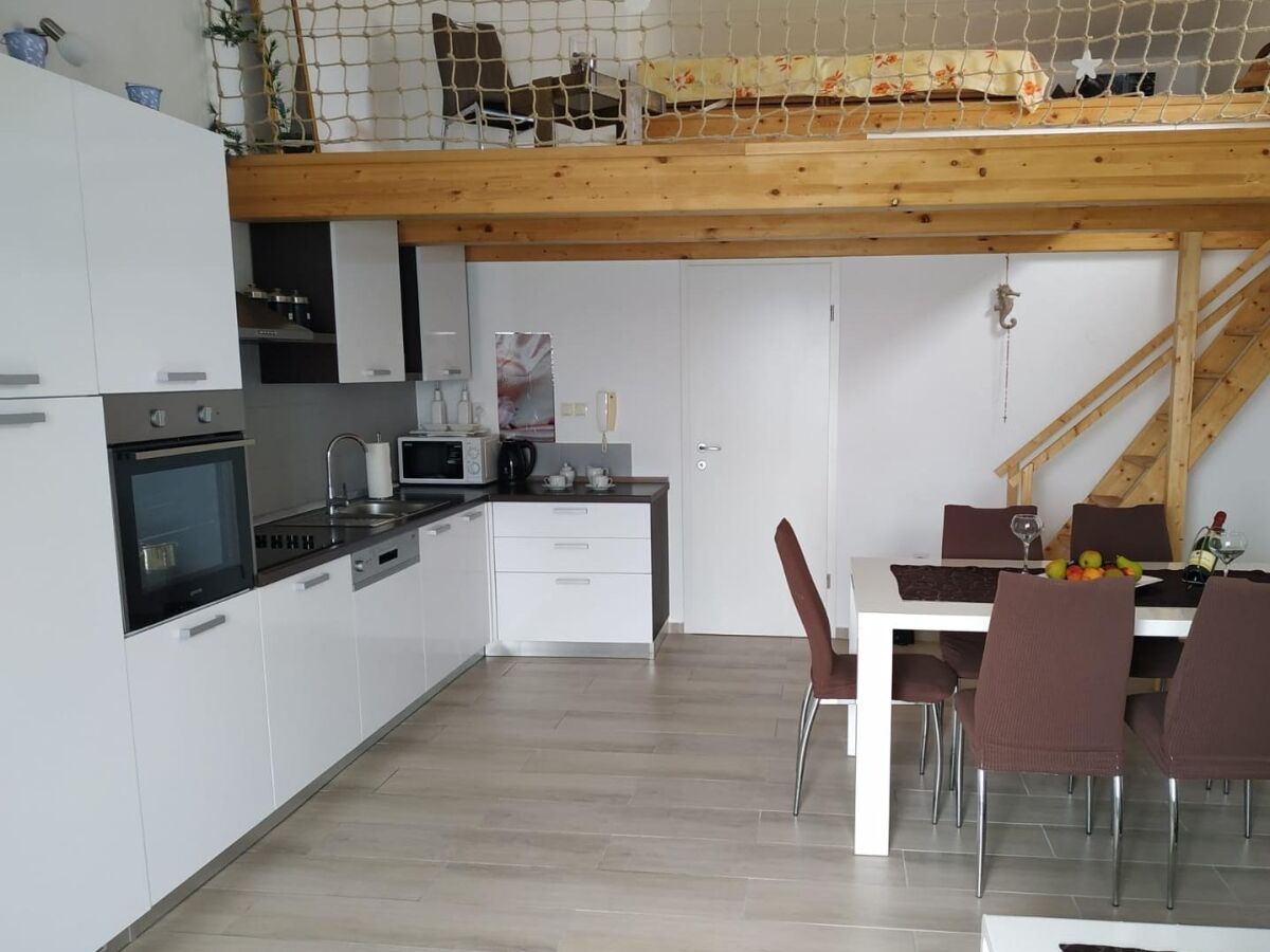 Apartment One bedroom apartment near beach Sevid, Trogir A-18168-c