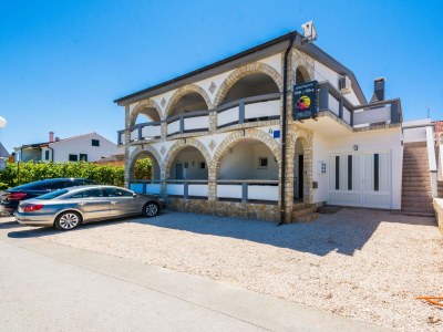 Apartment One bedroom apartment with terrace Vir A-18540-c - Outdoor photo 2