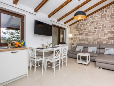 Apartment Two bedroom apartment with terrace Vir A-18544-b in Vir - Apartment
