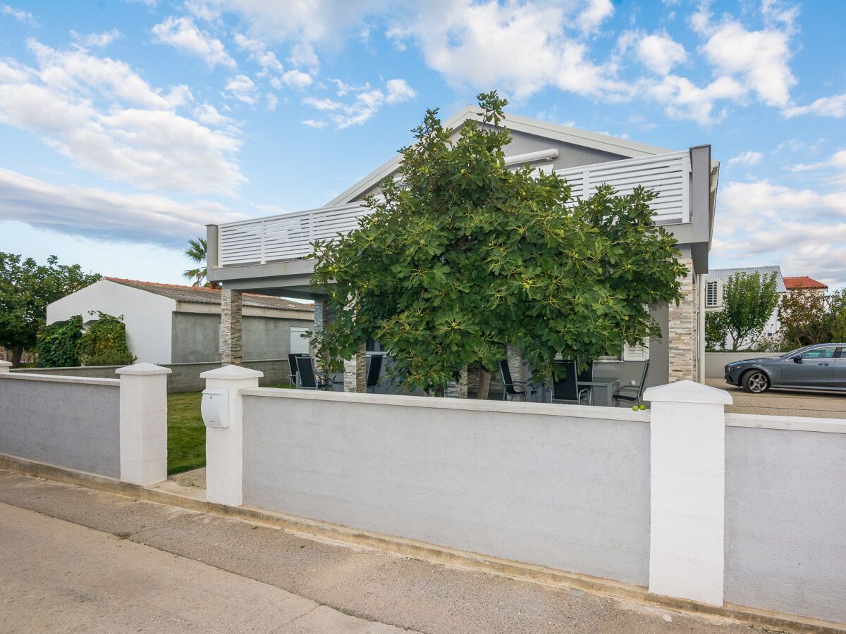 Apartment One bedroom apartment with terrace Vir A-18557-b - Outdoor photo 2