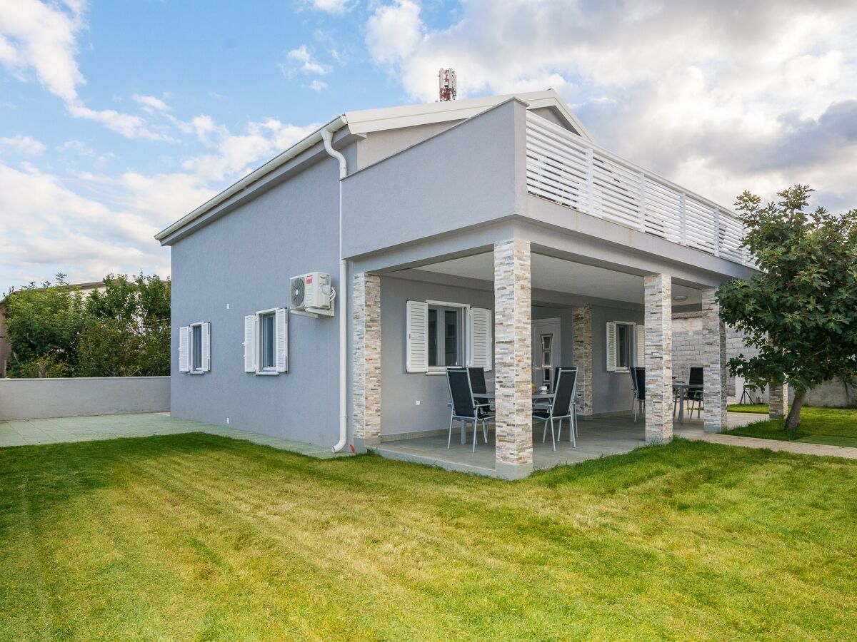 Apartment One bedroom apartment with terrace Vir A-18557-b - Outdoor photo 3