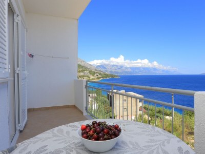 Apartment One bedroom apartment with balcony and sea view Lokva Rogoznica, Omiš A-17645-b in Lokva Rogoznica - Apartment