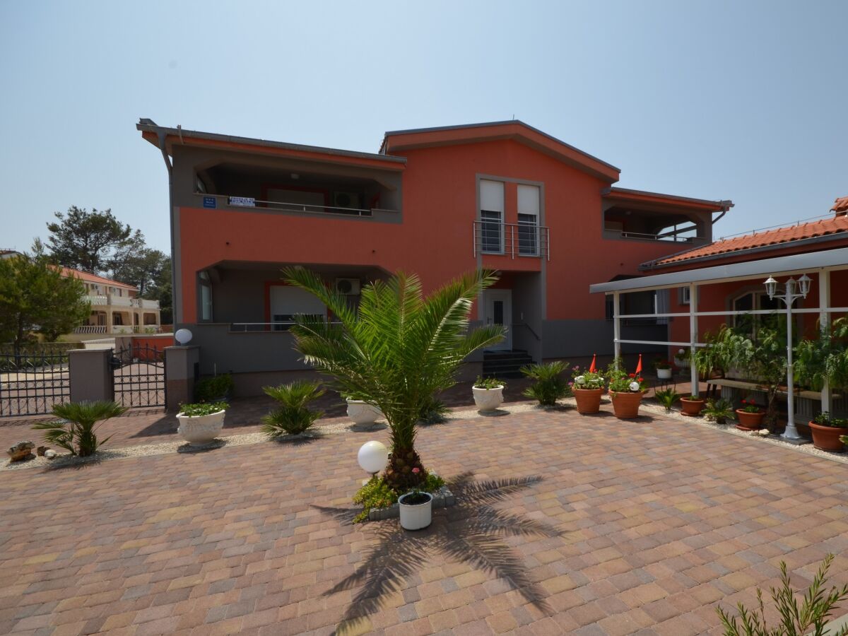 Apartment Two bedroom apartment with terrace Vir A-18562-b - Outdoor photo 2