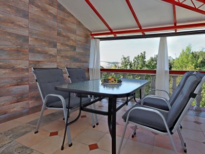 Apartment Two bedroom apartment with terrace and sea view Lopar, Rab A-18001-a in Lopar - Apartment