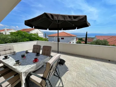 Apartment Three bedroom apartment with terrace and sea view Šilo, Krk A-18757-b in Silo - Apartment