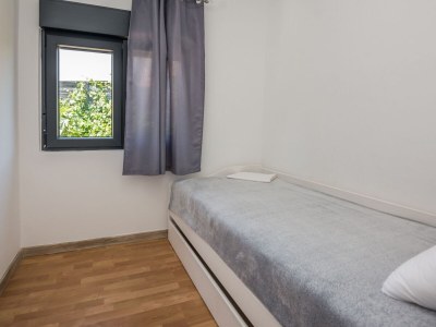Apartment Two bedroom apartment near beach Vir - Kozjak, Vir A-19094-a - Outdoor photo 12